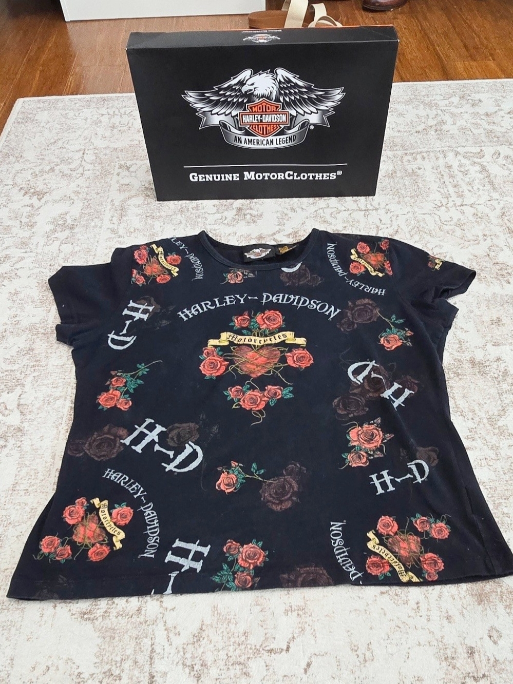 Harley-Davidson Black Tee with Red Rose Graphic - Picture 4 of 7